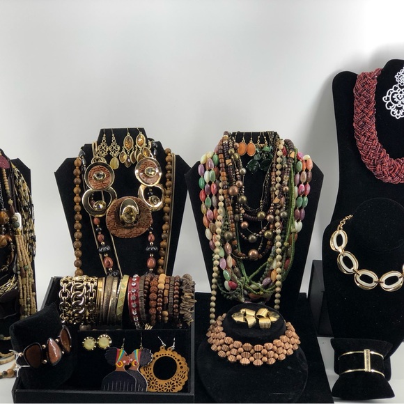 Huge Vintage To Now Large Jewelry Lot For Sale African Inspired - Picture 9 of 11